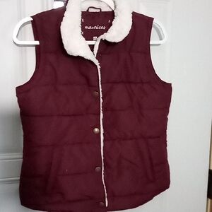 Maurices Maroon Vest with White Faux Fur Collar